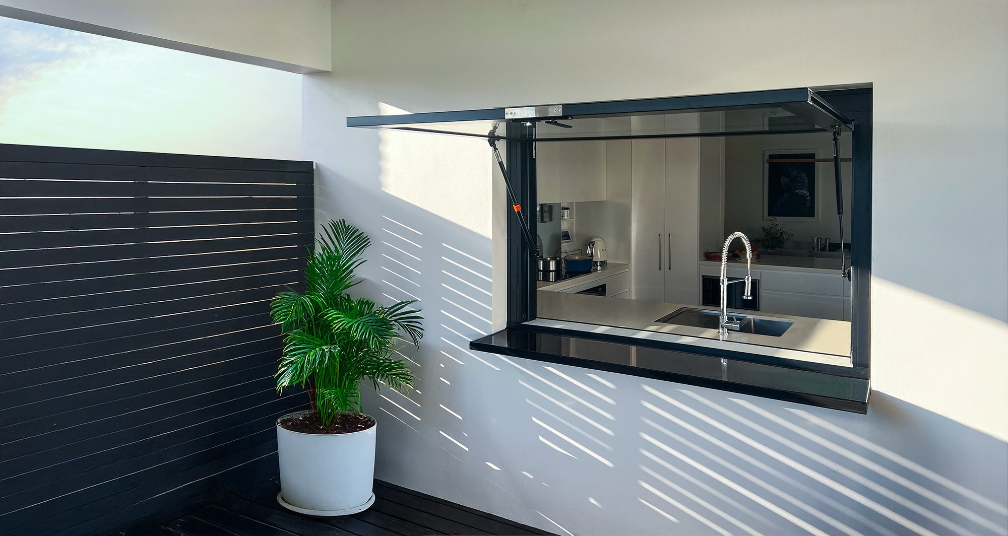 Alumiere Gas Strut Window