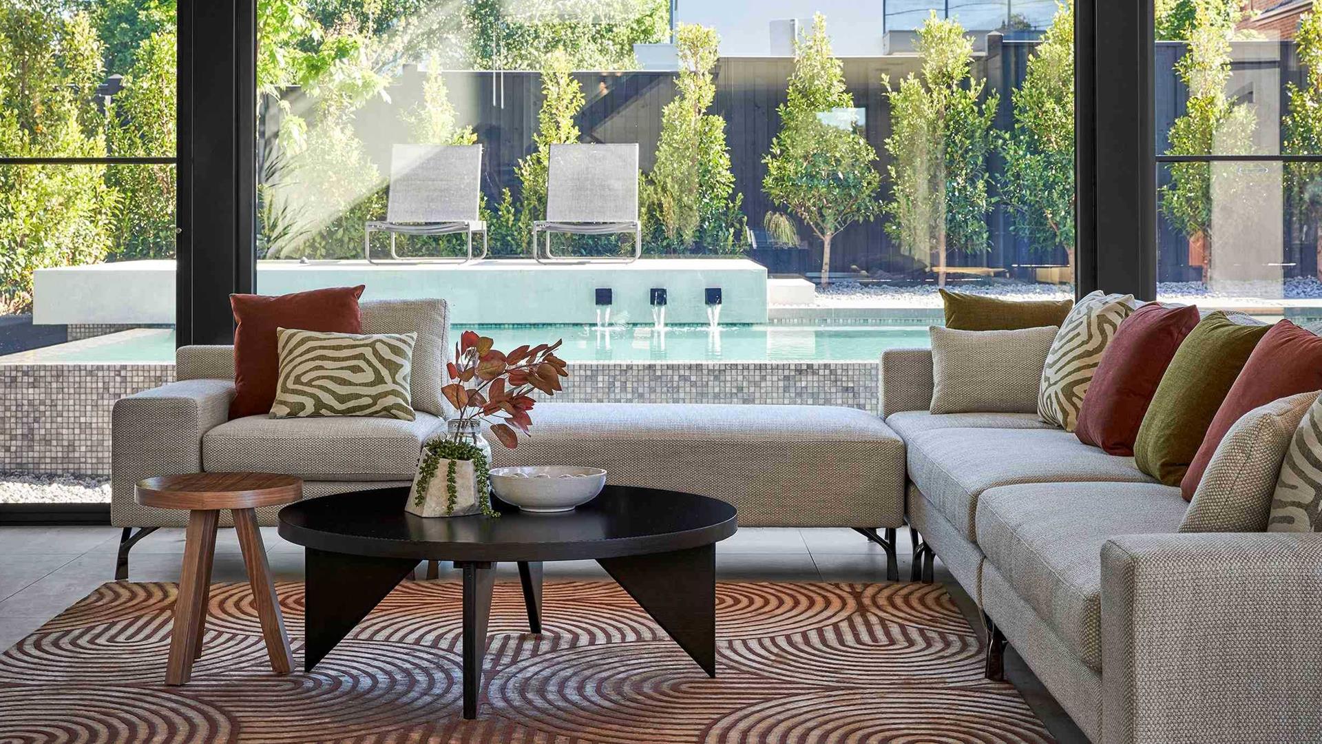 Alumiere Aneeta Sashless Windows