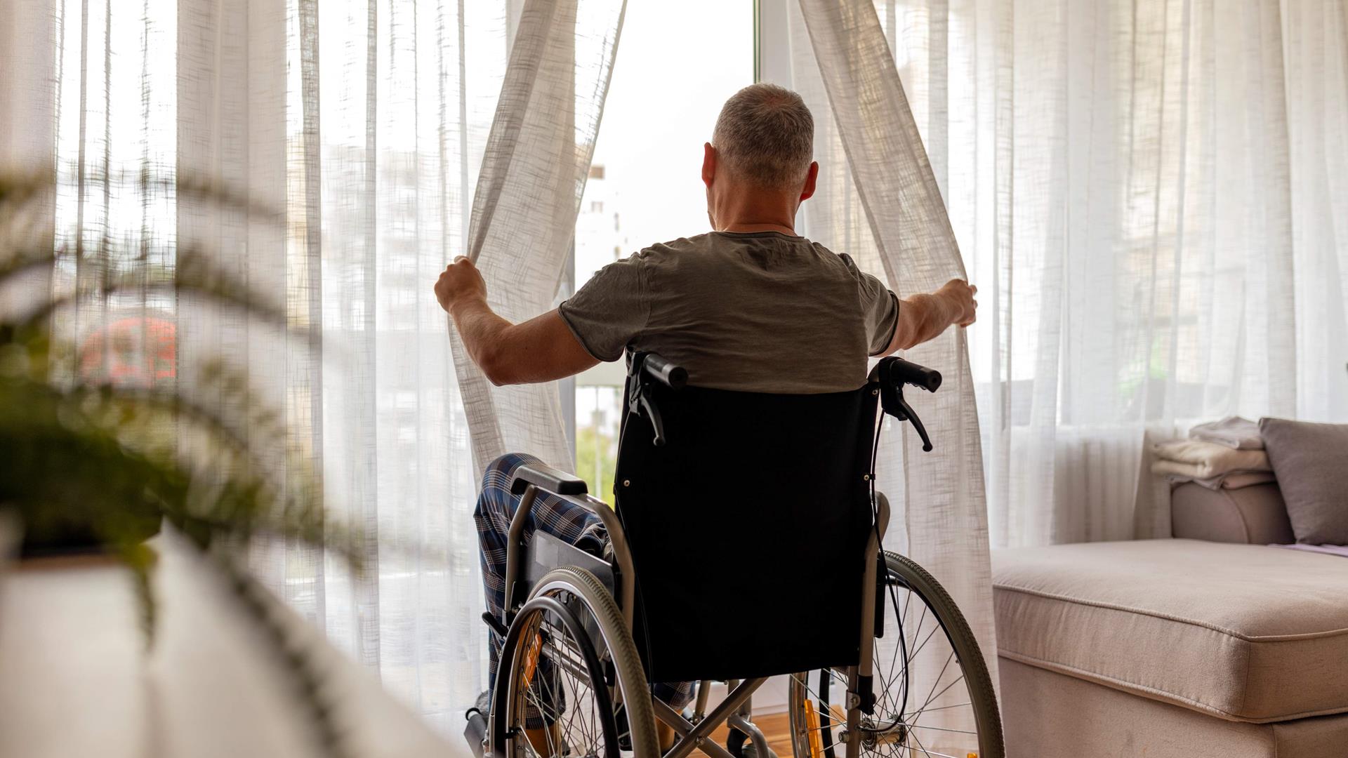 eX Hybrid Accessible Sliding Door