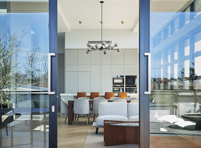 alumiere sliding door